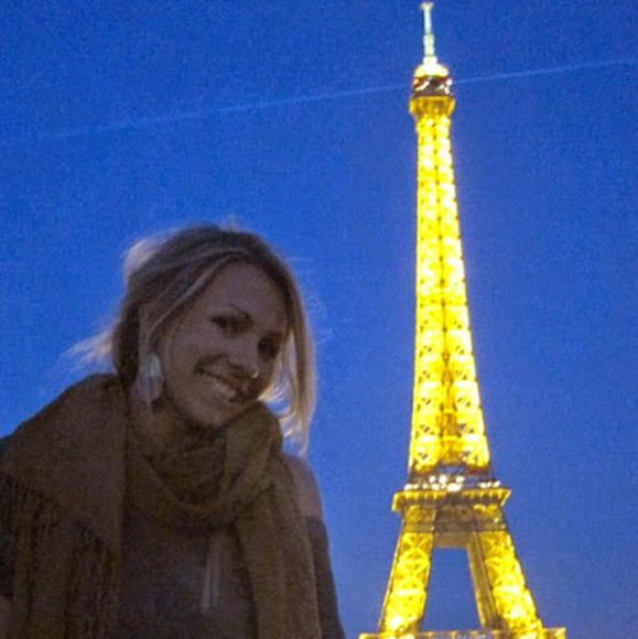 Meet your Posher, Caitlin - Picture 1 of 1